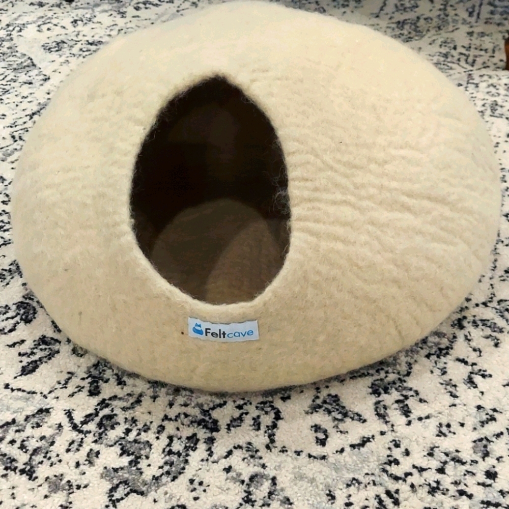 Felt cat cave
